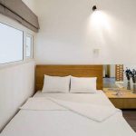 Nhà chính hướng Tây